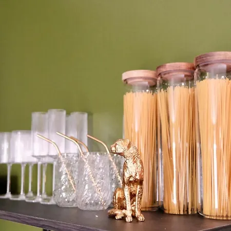 Jungle Avec Jacuzzi Prive & Retro-projecteur * Saint-Yzan-de-Soudiac