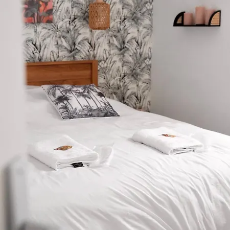 Jungle Avec Jacuzzi Prive & Retro-projecteur