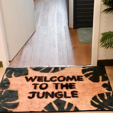 Hébergement de vacances Jungle Avec Jacuzzi Privé Saint-Yzan-de-Soudiac