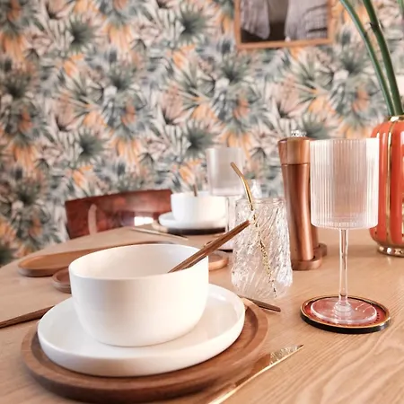 Дом отдыха Jungle Avec Jacuzzi Prive & Retro-projecteur *