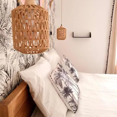 Дом отдыха Jungle Avec Jacuzzi Prive & Retro-projecteur *