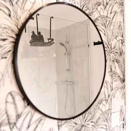 Jungle Avec Jacuzzi Prive & Retro-projecteur *