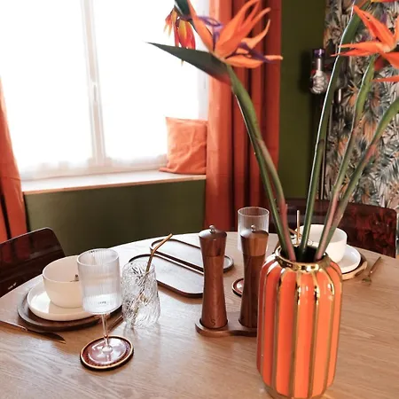 Jungle Avec Jacuzzi Prive & Retro-projecteur Дом отдыха