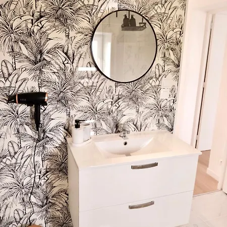 Jungle Avec Jacuzzi Prive & Retro-projecteur Дом отдыха Saint-Yzan-de-Soudiac