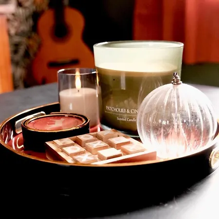 Дом отдыха Jungle Avec Jacuzzi Prive & Retro-projecteur Saint-Yzan-de-Soudiac