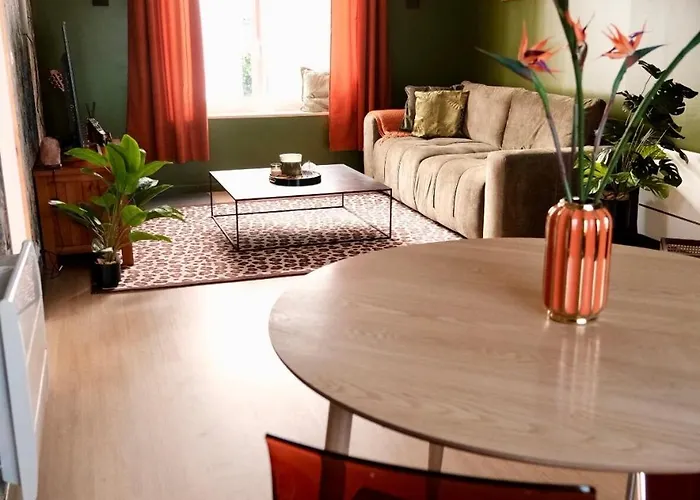 Hébergement de vacances Jungle Avec Jacuzzi Privé Saint-Yzan-de-Soudiac