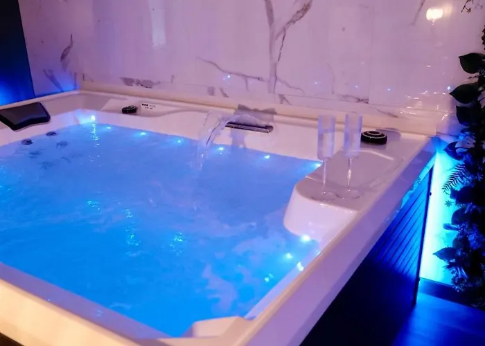 Hébergement de vacances Jungle Avec Jacuzzi Privé *