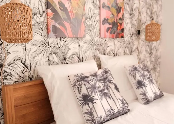 Hébergement de vacances Jungle Avec Jacuzzi Privé