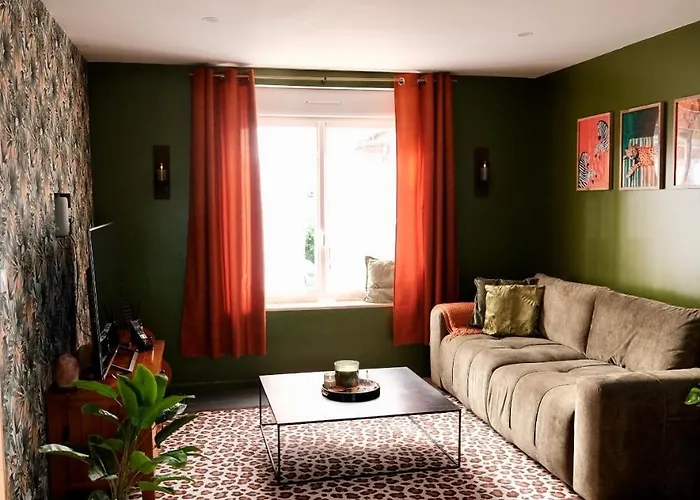 Hébergement de vacances Jungle Avec Jacuzzi Privé