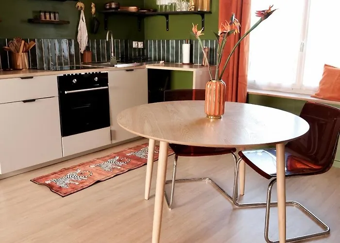 Jungle Avec Jacuzzi Privé * Saint-Yzan-de-Soudiac