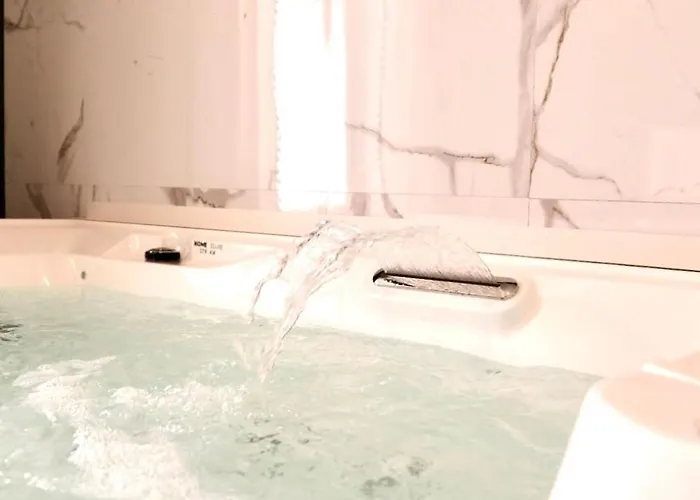 Hébergement de vacances Jungle Avec Jacuzzi Privé Saint-Yzan-de-Soudiac