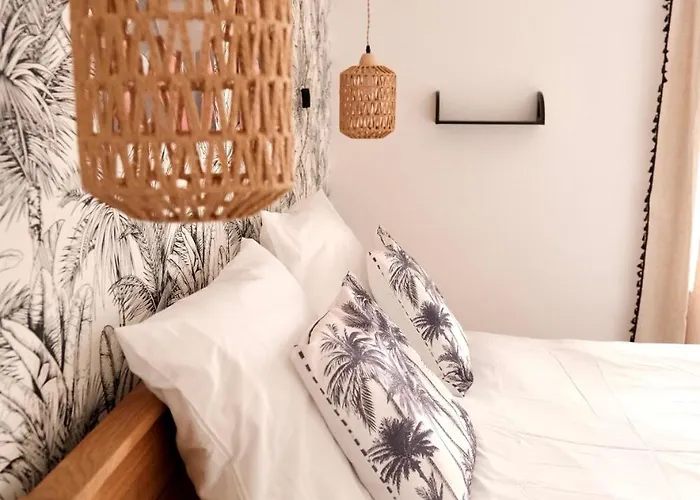 Hébergement de vacances Jungle Avec Jacuzzi Privé *