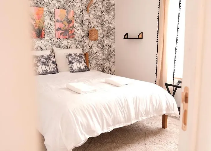 Jungle Avec Jacuzzi Privé Hébergement de vacances Saint-Yzan-de-Soudiac